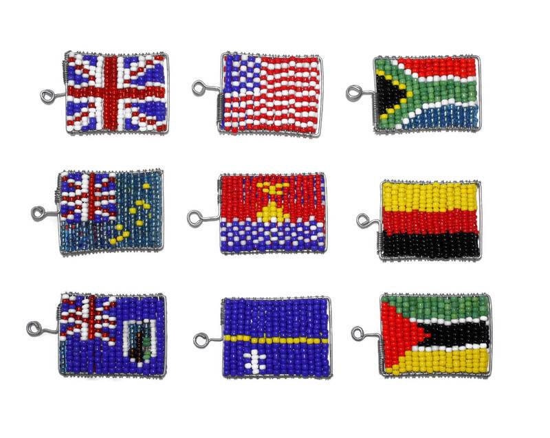 Lernen Sie in Kapstadt, wie man Perlen-Schlüsselanhänger herstellt. Eine wunderbare Art, Ihren Samstag in Südafrika mit einem lokalen Führer und Künstler zu verbringen