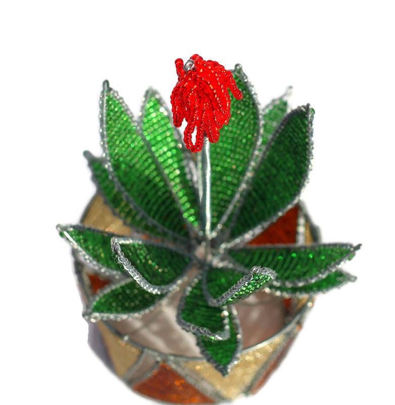 Plante d'Aloe Vera en perles et fil sur vase perlé marron et doré. Décoration artificielle verte pour la maison et le bureau, cadeaux, livraison express dans le monde entier.