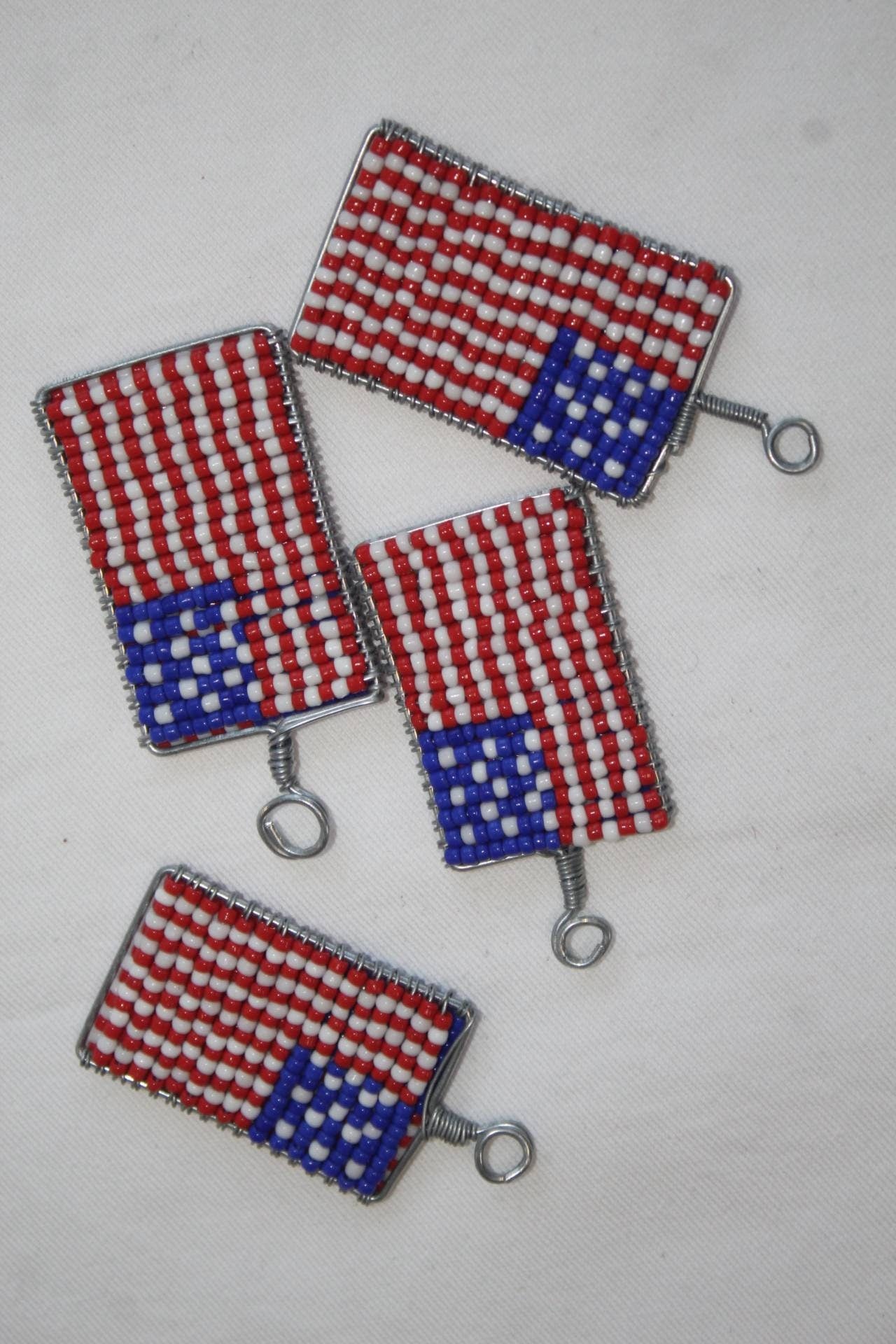 Set of 4 USA Flag Beads and wire Zipper charm/ key holders. Your country flag 3x5cm (Approx). United States Theme party thank you Art gifts