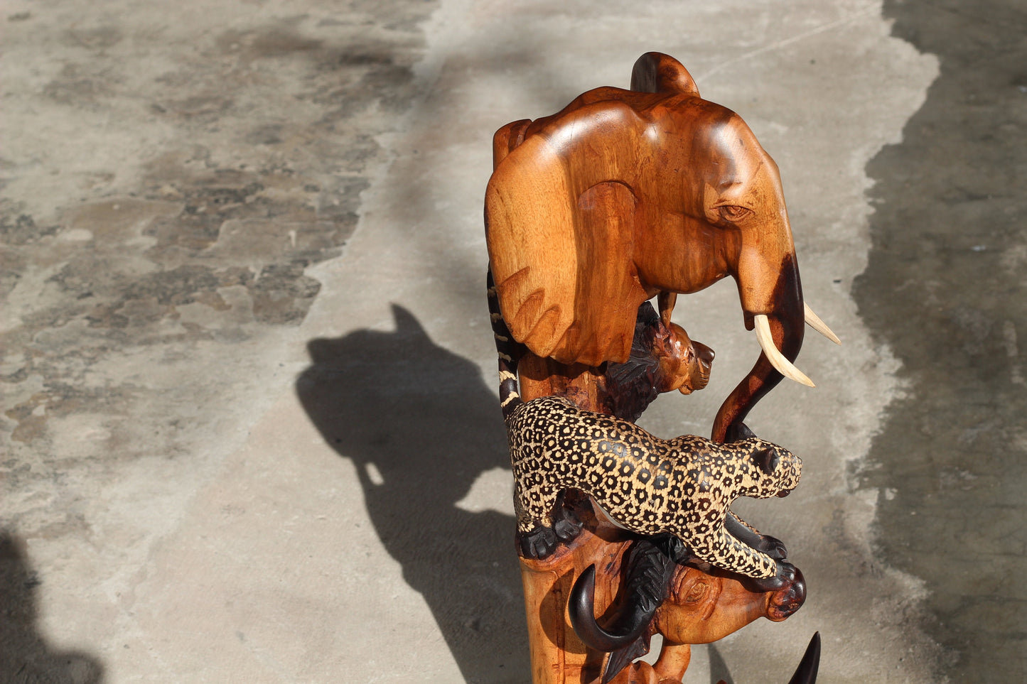 Large Light Brown Olive Wood Carved lifelike Big 5 Animals tower. Full Body Gouged Leopard, Lion, Buffalo, Rhino and Elephant Head Art Decor