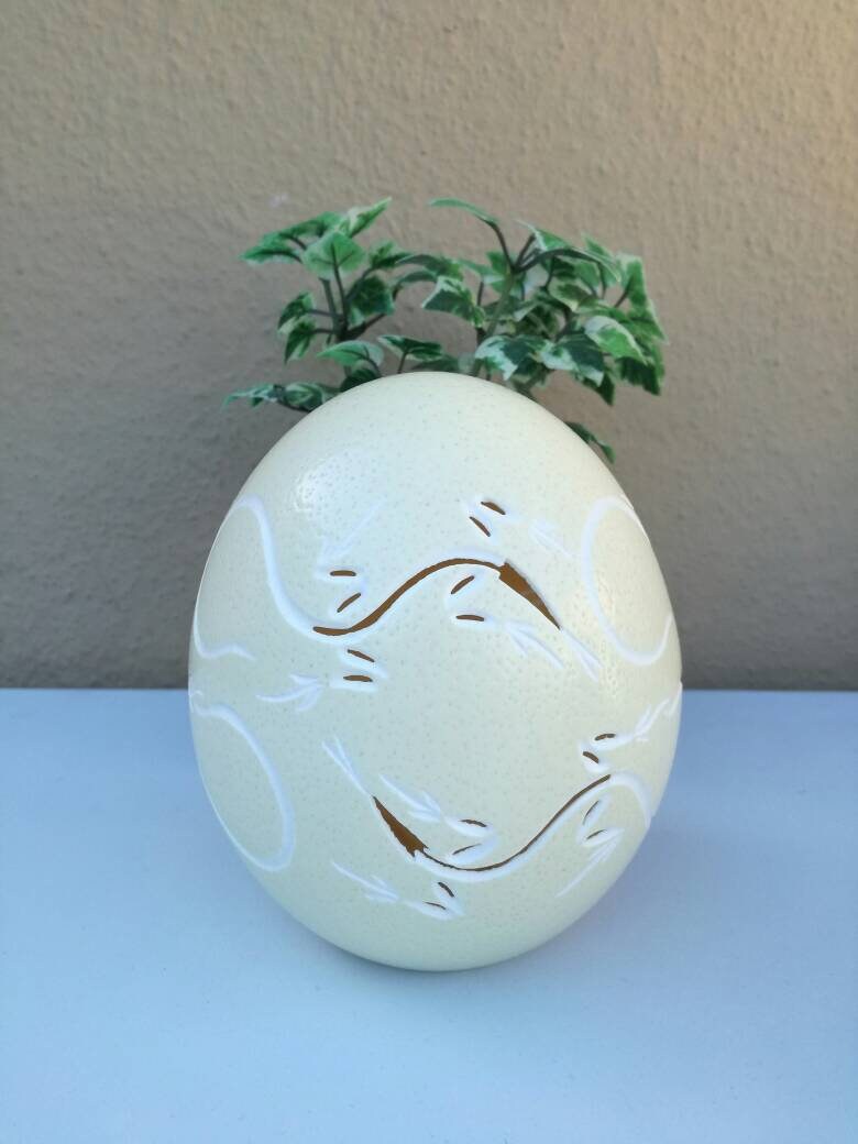 Lizard Carving on Ostrich Eggs Lampshades, House warming gifts. South African Art Decorations, Hand carved souvenirs. Unique Wedding Gifts.