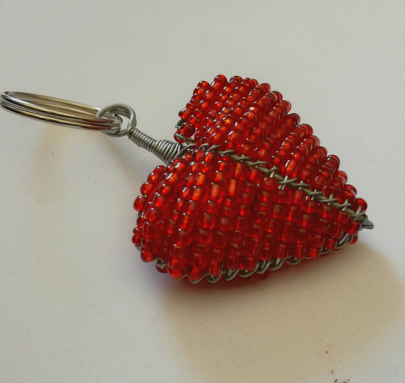 Set of 4, 3D beaded Red heart key holder/zipper charm. Keychain gifts/decorations. Remember your Loved ones. I love you gifts beads and wire