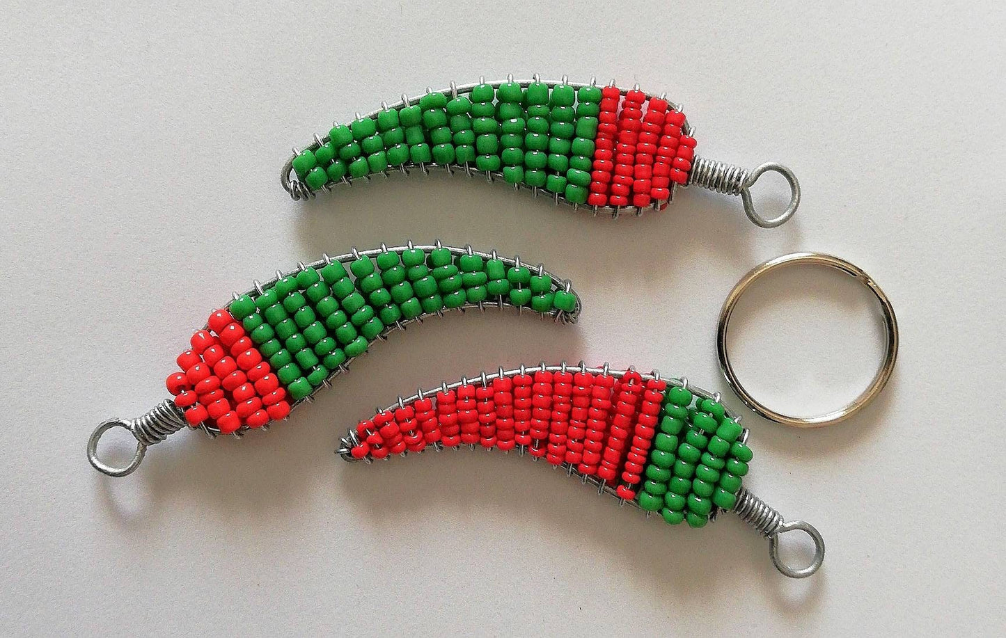 10 x Red/Green beaded Chilli Pepper key holder  bead and wire Key Chain. Handmade theme party thank you gifts keychain South African keyring