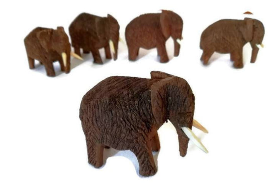 Herd of 5 Carved Dolf/Mukwa/Kiaat Wood Elephants. African teakwood set of Safari Gentle Giants. Mini wooden figurines / Sculptures deco art