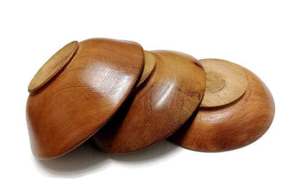 Geschnitzte Mahagoni-Holzschalen, 3er-Set, einzigartige afrikanische Tischdekorationen. Handgefertigte, schlicht polierte Holzschalen. Einweihungsgeschenke, Kunst