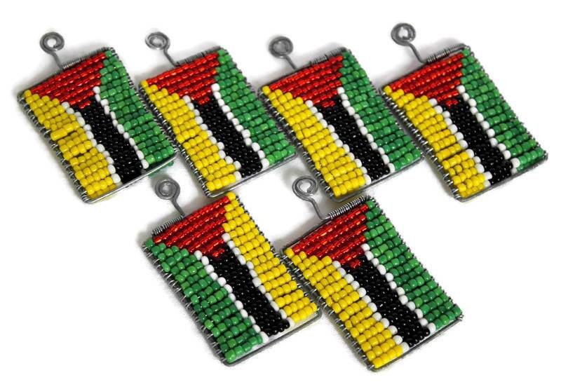 Set of 5 Mozambique Flag Beads and wire Zipper charm/ key holders. Your country flag 3x5cm (Approx). Theme party thank you gifts