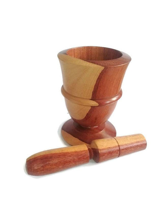 Mukwa Holz-Knoblauchpresse, handgefertigt in Simbabwe. Expressversand weltweit. Einzigartige Einweihungsgeschenke