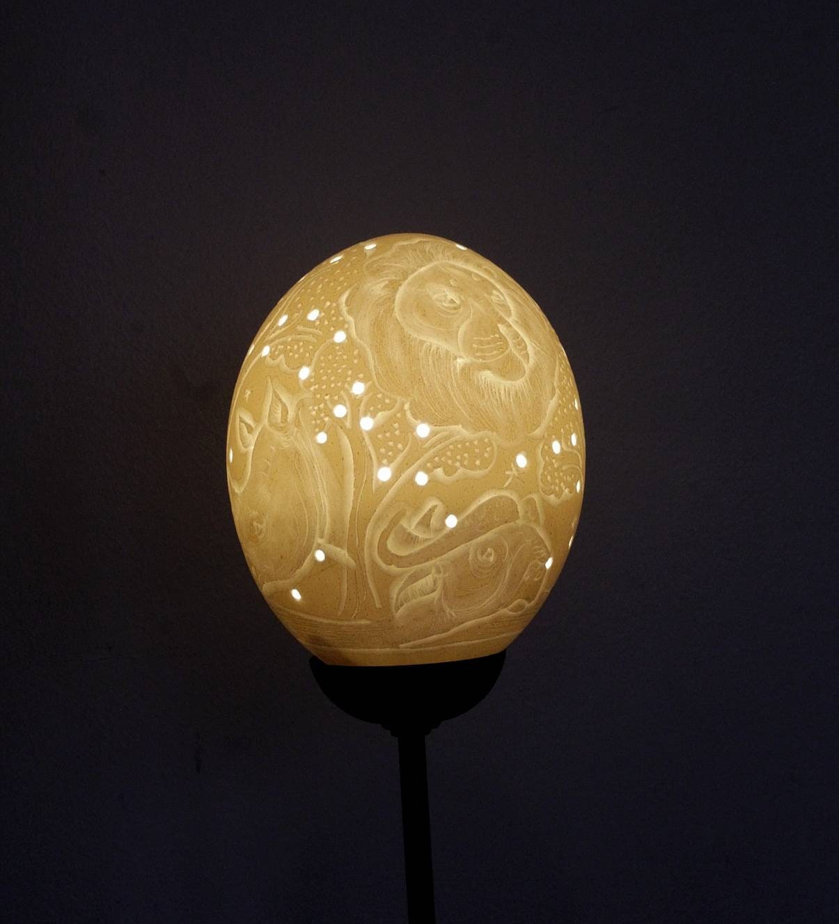 Carved Ostrich Egg Shell Big Five lamp shade. Elephant/Rhino/Lion/Buffalo/Cheetah Heads hand carved Eggs. African Home Decor lighting Gifts