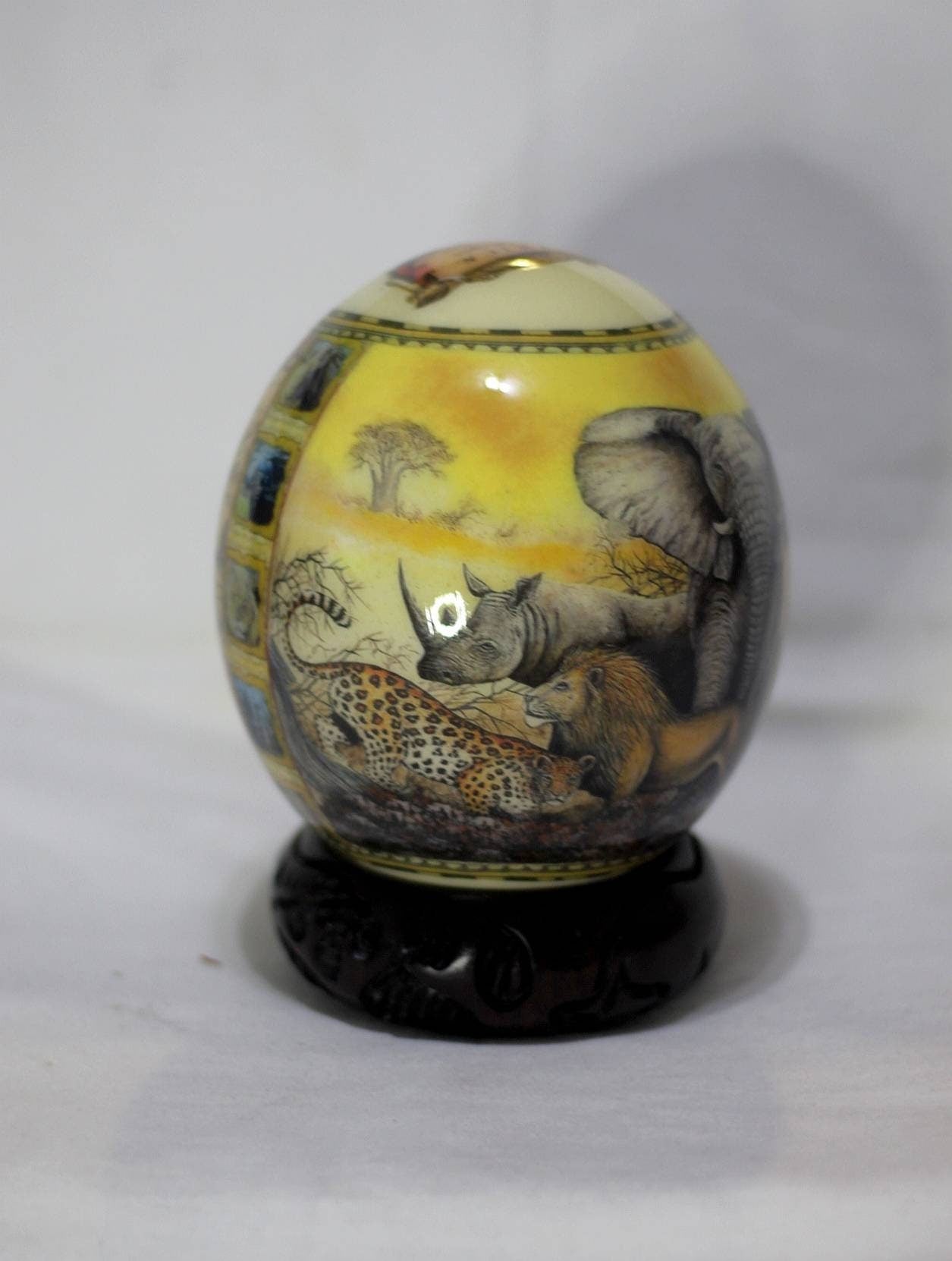 African Big Five Decoupage Ostrich Egg Shell with Sunset Background and African Map. Unique Christmas, Wedding, Birthday, Housewarming Gifts