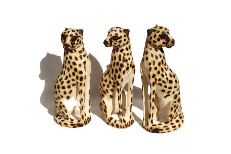 Family / Coalition of 3 Seating Cheetah Figurines. Jacaranda wood spotted hand carved Sculptures. African art Safari Decor. Express Shipping