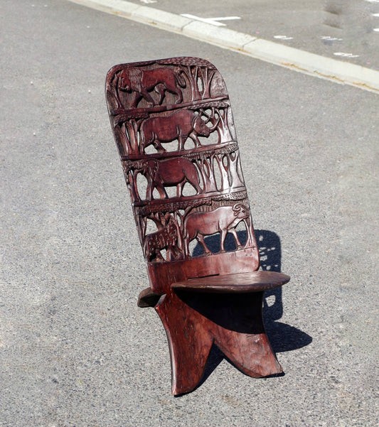 Großer afrikanischer Vintage-Klappstuhl „Big Five“. Entspannender Sitz aus geschnitztem malawischem Palisander. Kunstdekor-Geschenke für Zuhause oder das Büro. Versandfertig per Express