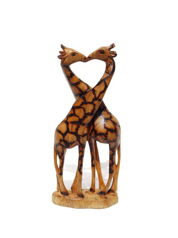 Figurine d'art en bois d'olivier représentant des girafes qui s'embrassent. Sculpture zimbabwéenne sculptée à la main avec un motif en forme de cœur. Cadeaux africains uniques pour la maison/le bureau