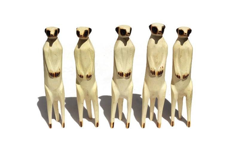 Set mit 3 oder 5 lebensechten Erdmännchen-Figuren aus Jacaranda-Holz, handgeschnitzt. Inneneinrichtung für Zuhause/Büro, südafrikanische Kunst. Handgemachte Geschenke aus Erdmännchen
