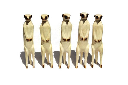 Set mit 3 oder 5 lebensechten Erdmännchen-Figuren aus Jacaranda-Holz, handgeschnitzt. Inneneinrichtung für Zuhause/Büro, südafrikanische Kunst. Handgemachte Geschenke aus Erdmännchen