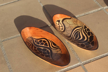 Set of 2 Zebra and Giraffe African animal print Bowls. Oval Painted Mukwa wood table centerpieces. Mozambique handmade Art Decor gifts