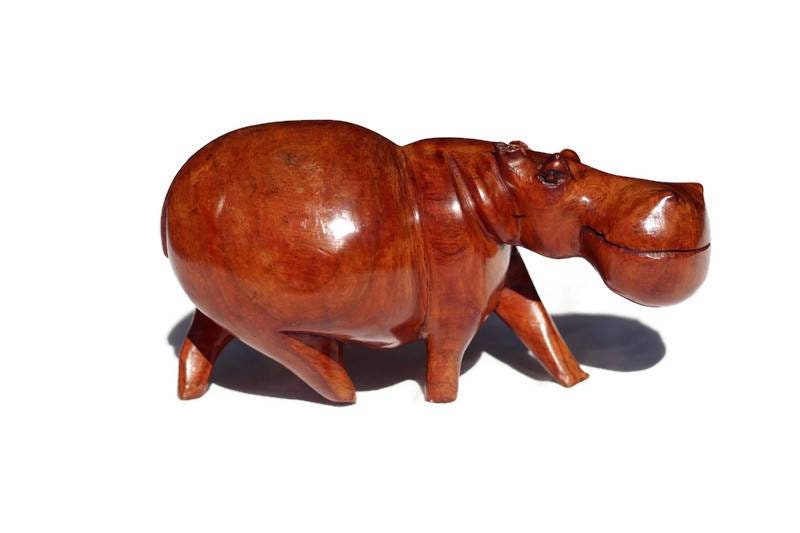 Einzigartige handgeschnitzte Nilpferd-Kunstfigur aus Mukwa-Holz. Glattes braunes Nilpferd Moto Moto. Einzigartiges afrikanisches handgefertigtes Geschenk, versandfertig