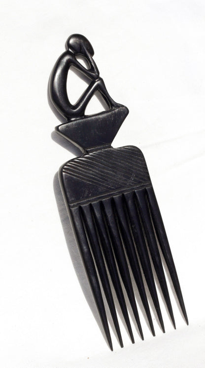 Peigne afro tanzanien en bois d'ébène véritable, sculpté à la main, pour homme solitaire. Peignes d'art africain uniques, utilisés autrefois comme symbole d'amour.