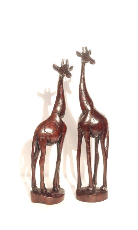 Giraffenliebhaber, dunkelbraune Kunstfiguren aus Eisen und Holz. Handgeschnitzte Skulpturen aus Simbabwe, Heim-/Bürodekor. Afrikanische Geschenke zur Verlobung/Hochzeit