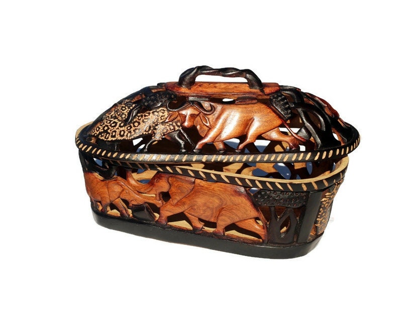 Large Olive Wood Basket with lid. Handcarved Africa Big Five Animals, amazing Table Centerpiece. Handmade in Zimbabwe Ready to Ship Art Gift