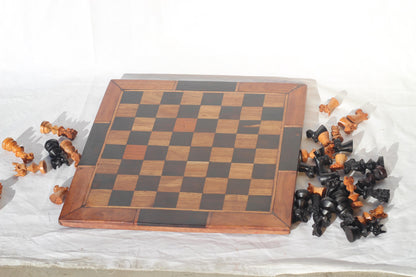 Minimalist Ebony and Mukwa Wood Chessboard with African big Five Animals pieces. Board games Art gifts, shipping Express from South Africa.