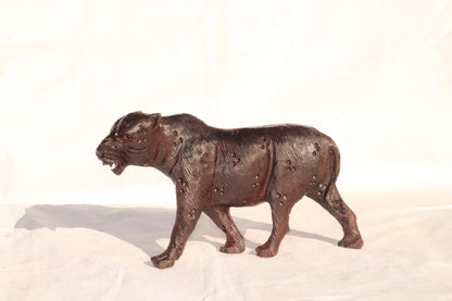 Dark Brown Ironwood Handcarved Leopard figurine. Zimbabwean Lifelike Carving.I love cats gifts, Big Five Animals. Express Shipping Worldwide