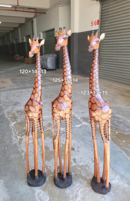 Fine Art Giraffenfigur aus gebranntem Olivenholz. Große geschnitzte Kunstskulptur aus Simbabwe. Heim-/Bürodeko, einzigartige Geschenke mit afrikanischen Tieren