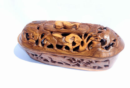 Large Olive Wood Bread Basket with lid. Handcarved African Big Five Animals, amazing Table Centerpiece. Handmade in Zimbabwe Ready to Ship