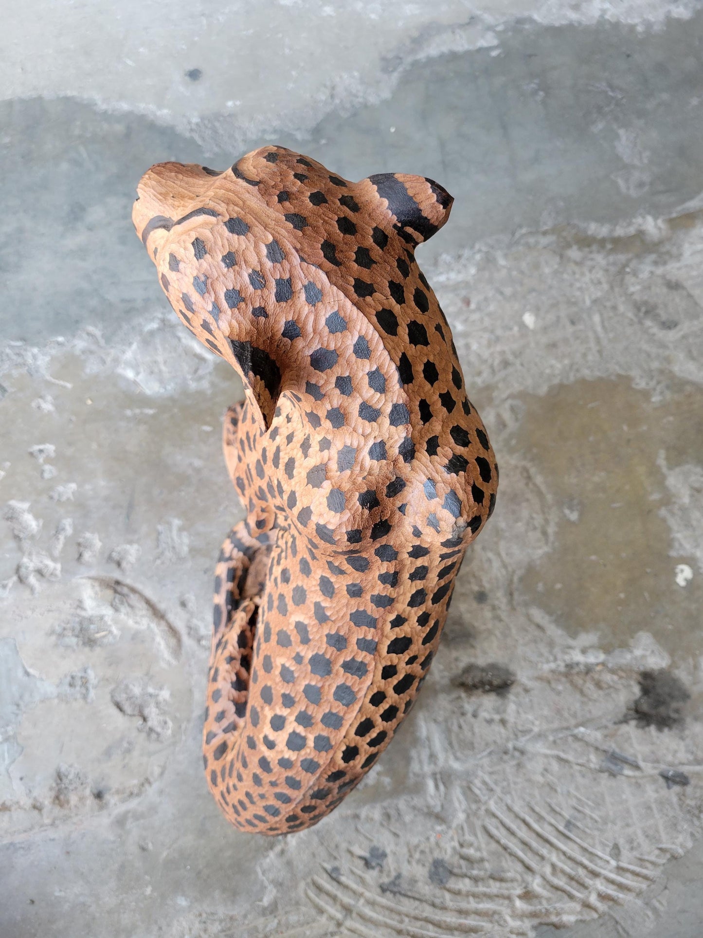23" Teak Wood Life like Seating Cheetah Figurines. Fully detailed large gouged spotted hand carved Decor Sculpture. African Gift Masterpiece