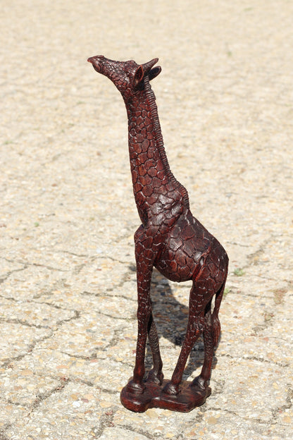 Figurines réalistes de girafe debout en bois de fer brun foncé. Sculpture d'art sculptée du Zimbabwe. Décoration de maison/bureau Cadeau africain