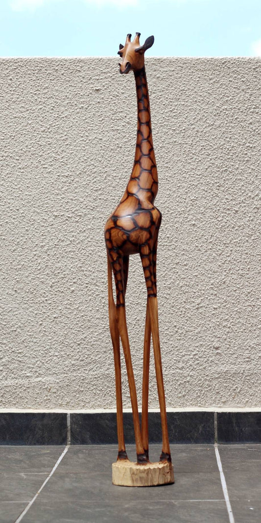 Fine Art Giraffenfigur aus gebranntem Olivenholz. Große geschnitzte Kunstskulptur aus Simbabwe. Heim-/Bürodeko, einzigartige Geschenke mit afrikanischen Tieren